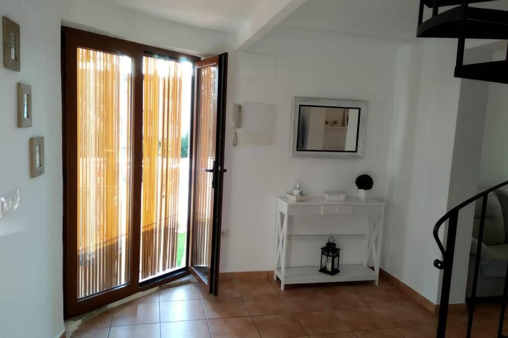 Apartamento Duplex. Muy Tranquilo. Terraza Y Bbq Lejlighed Dénia Eksteriør billede